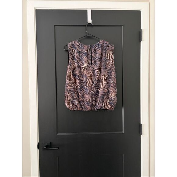 NWT Evereve Isabella Bubble Tank Size Large - Picture 5 of 5